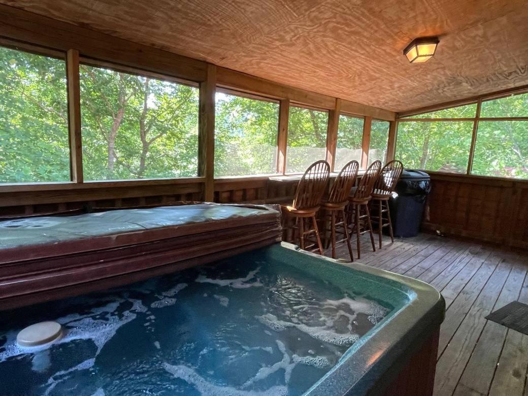 Mountaintop Hideaway Villa Pigeon Forge Exterior foto
